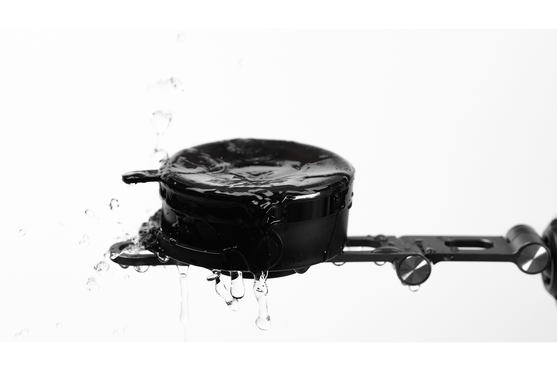 JOWUA 六維隱藏車架Qi2_滾輪款 (Model 3, 2024+煥新版/Cybertruck專用)